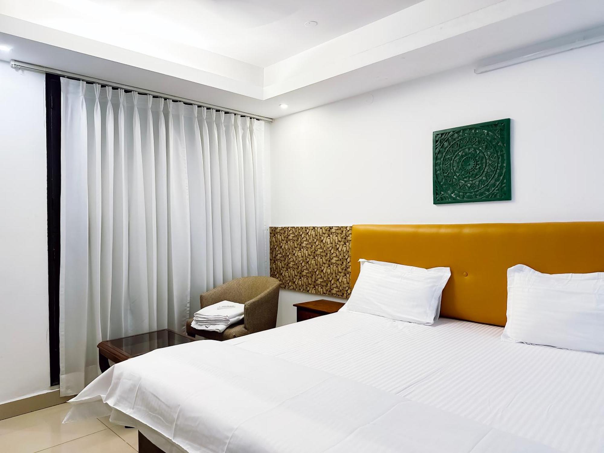 Hotel Locals - Near Hauzkhas 3*